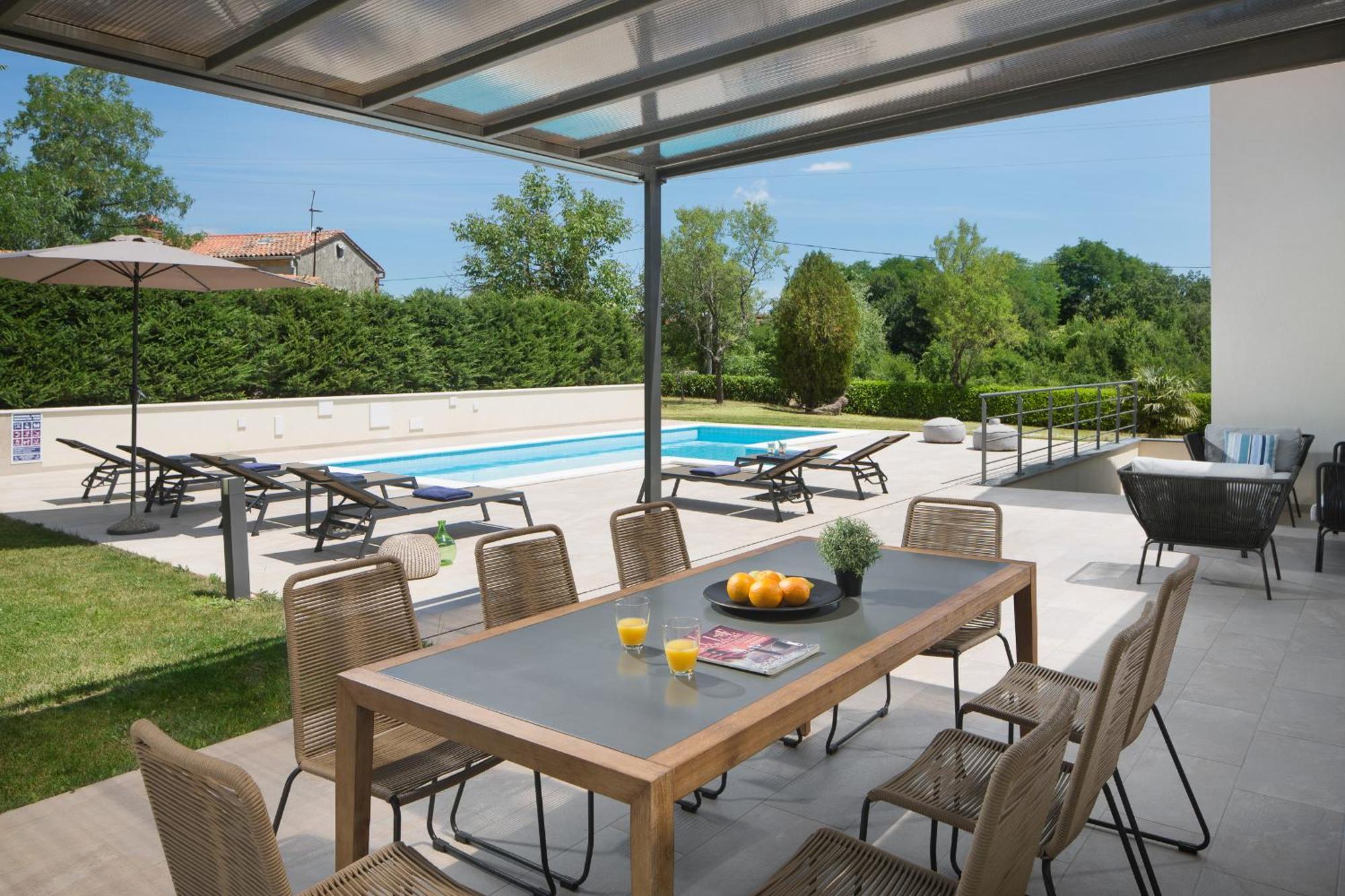 לאבין Villa Del Sol With Large Garden Perfect For Families מראה חיצוני תמונה