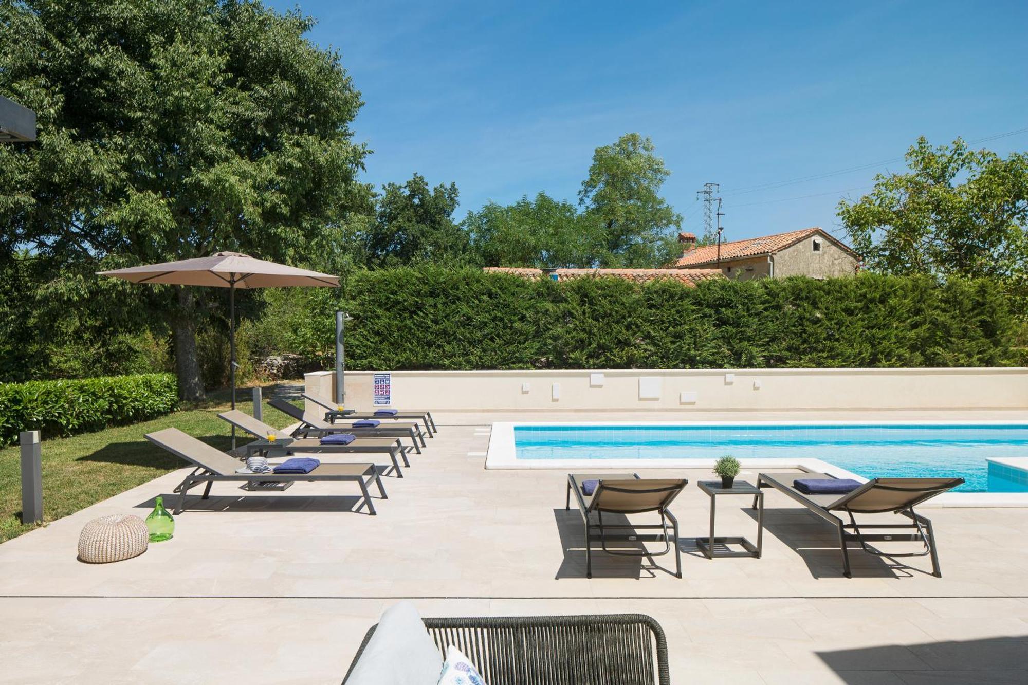לאבין Villa Del Sol With Large Garden Perfect For Families מראה חיצוני תמונה