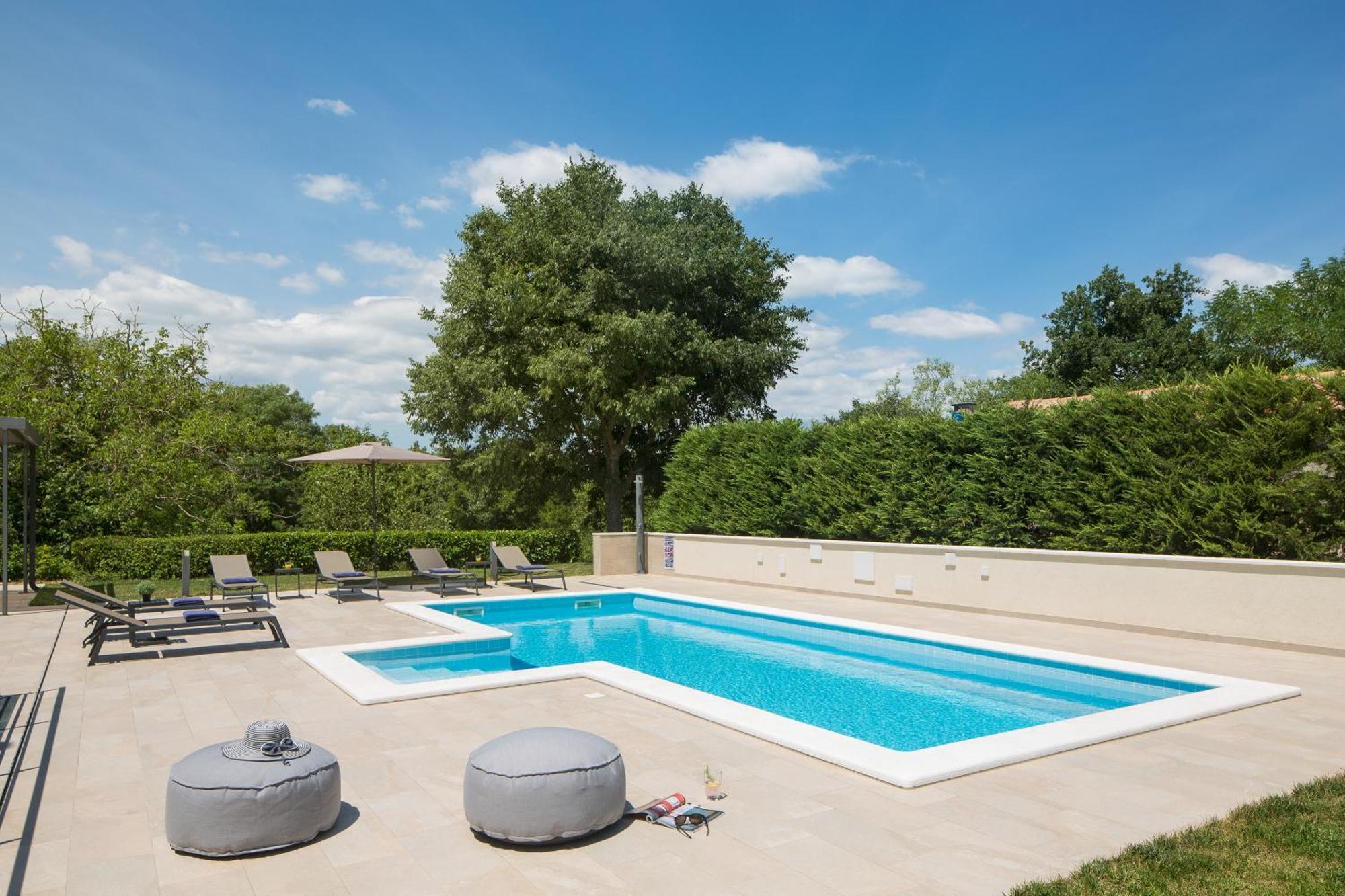 לאבין Villa Del Sol With Large Garden Perfect For Families מראה חיצוני תמונה