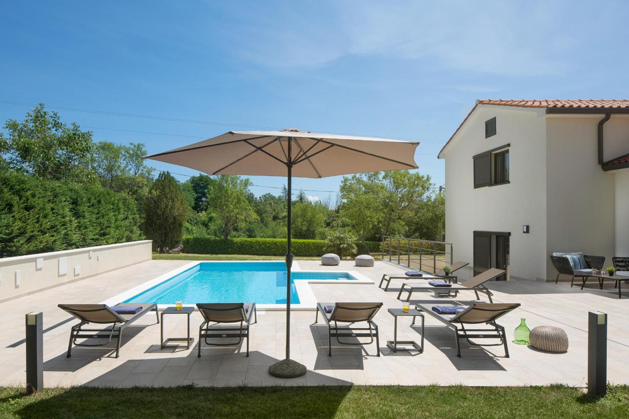 לאבין Villa Del Sol With Large Garden Perfect For Families מראה חיצוני תמונה
